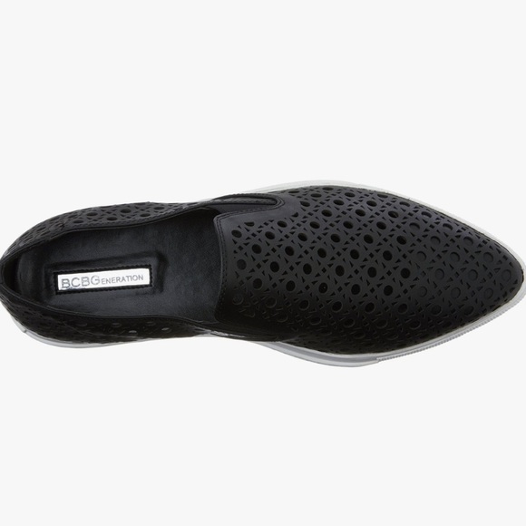 BCBGeneration Nomad B Pointy Top Slip-on Sneaker in Black Size 6.5 - Picture 3 of 9